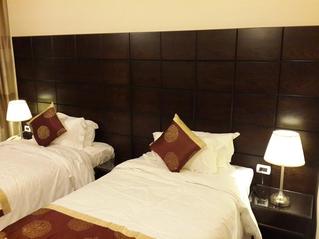 Al Thuraya Hotel Amman Extérieur photo