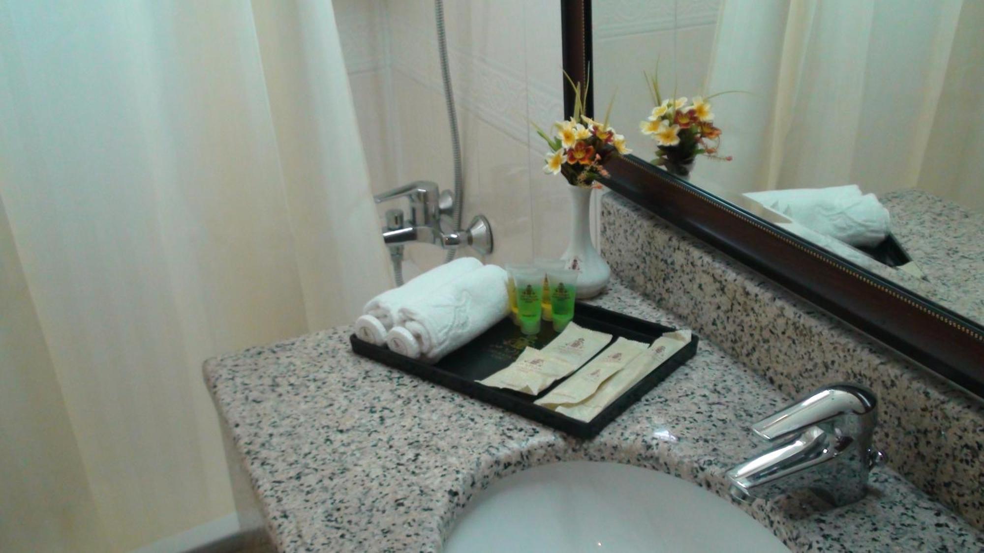 Al Thuraya Hotel Amman Extérieur photo