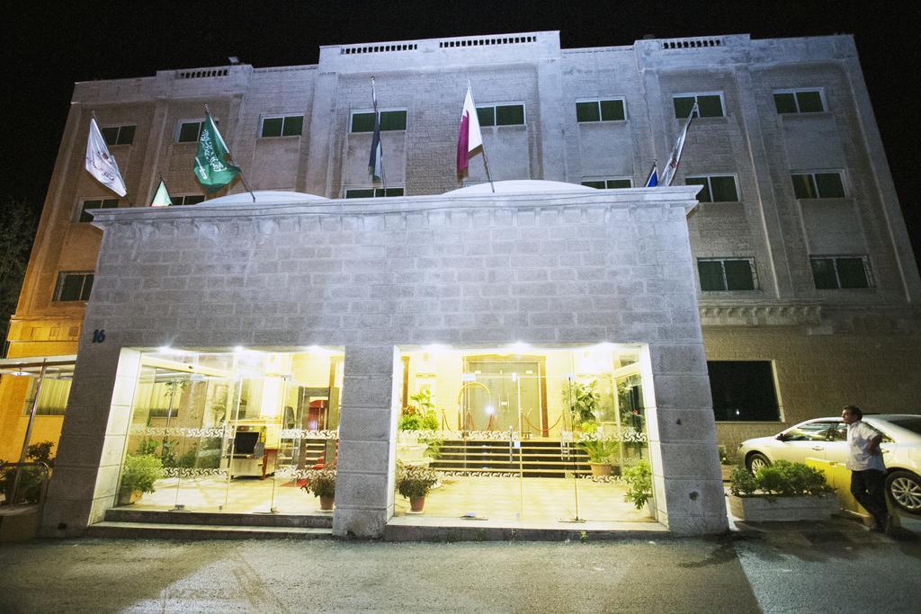 Al Thuraya Hotel Amman Extérieur photo